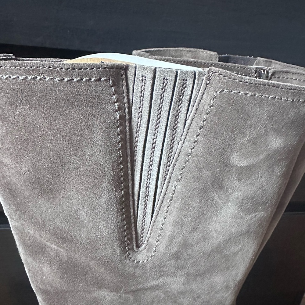 La Canadienne suede boots 9 - Picture 8 of 12